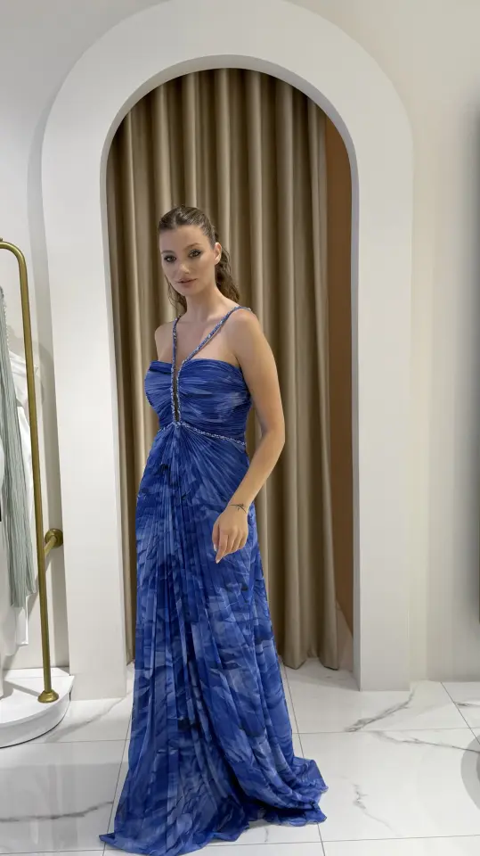 Straplez Göğüsten Taş İşlemeli Tül Abiye