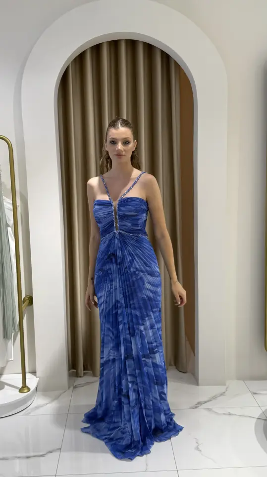 Straplez Göğüsten Taş İşlemeli Tül Abiye