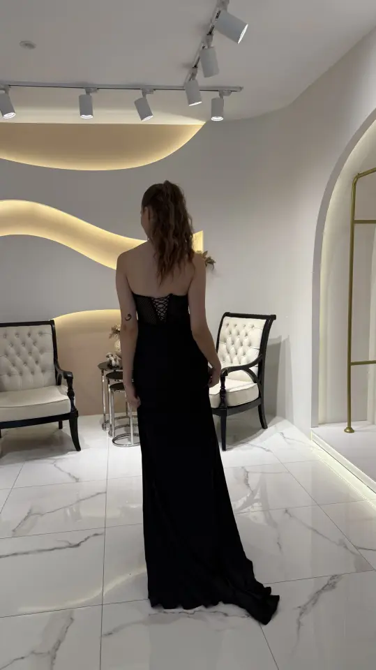 Straplez Korse Detaylı Taşlı Sırt Birimli Abiye