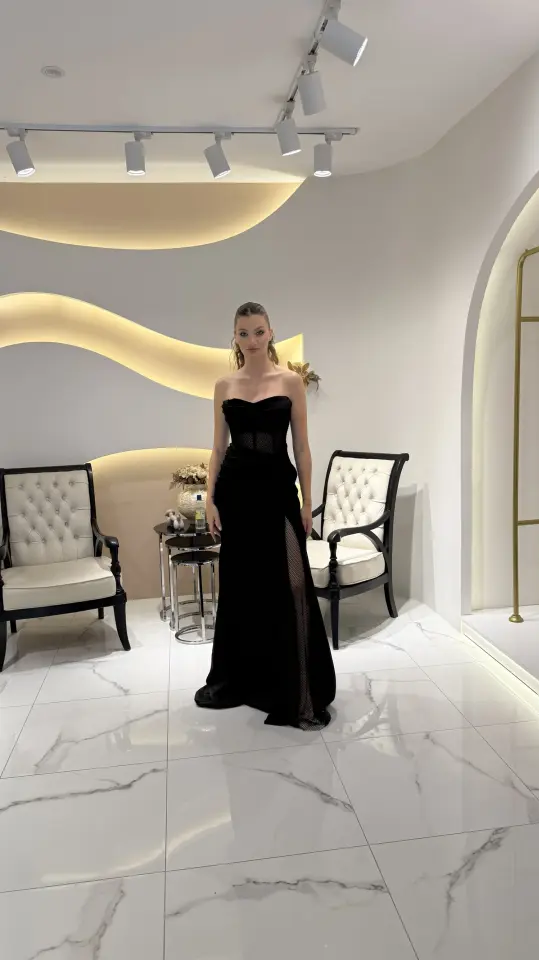 Straplez Korse Detaylı Taşlı Sırt Birimli Abiye